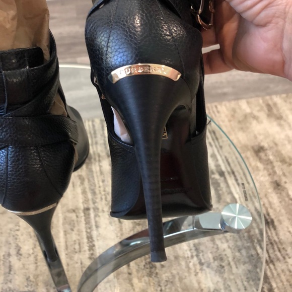 Authentic BURBERRY BOOT HEELS-size US 7/5 - Picture 4 of 16